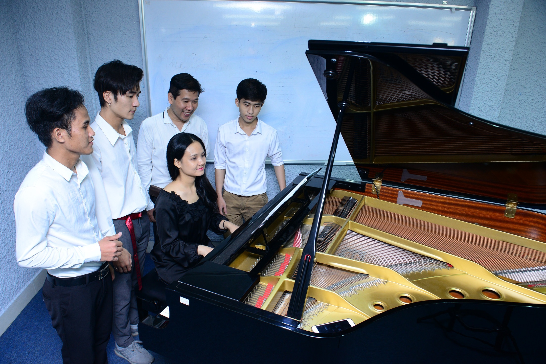 Nhung ly do nganh thanh nhac, piano hut si tu 10X hinh anh
