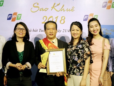 Apax English nhan giai Sao Khue nho ung dung cong nghe 4.0 hinh anh