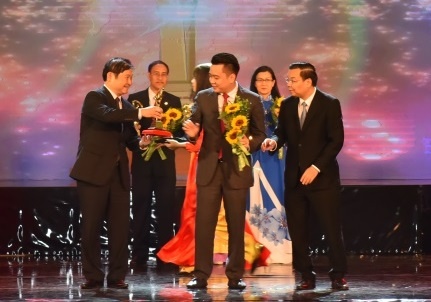 Tan A Dai Thanh nhan giai vang Chat luong quoc gia hinh anh