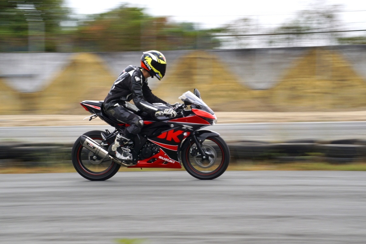 Suzuki GSX-R150 anh 2