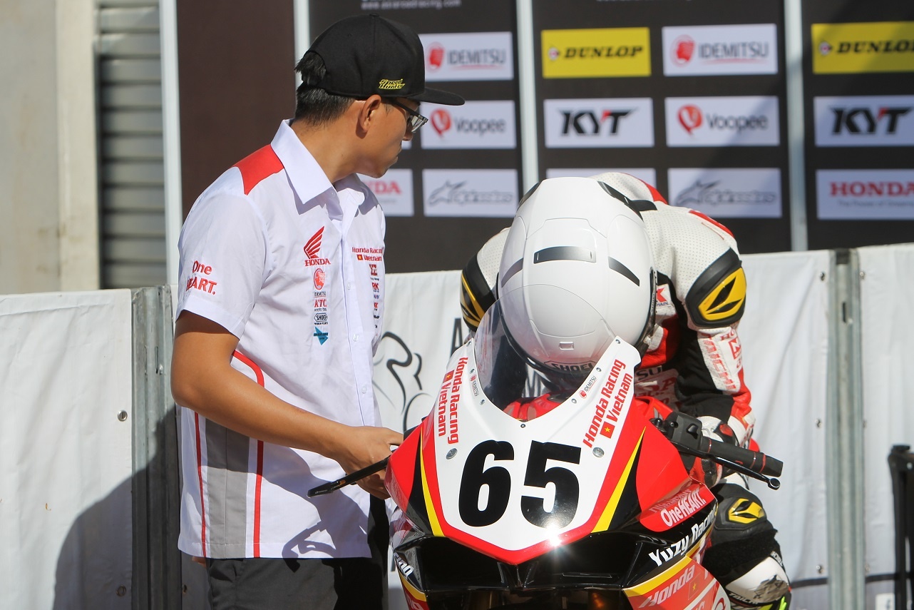 Chang 2 mua giai ARRC 2018: Tay dua Viet Nam nhieu lan vuot su co hinh anh