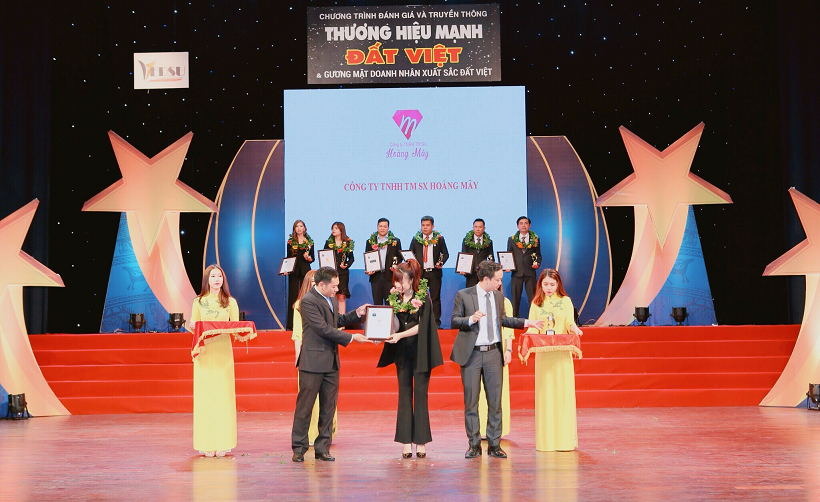 hoa tra Hoang May anh 1