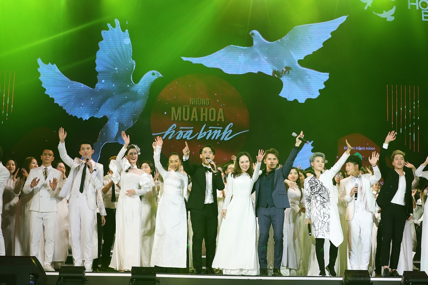 Cau chuyen hoa binh anh 1