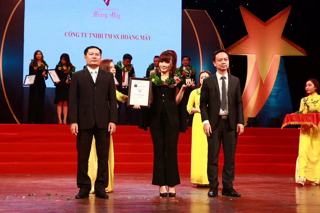 Hoa tra Hoang May lot top 30 Thuong hieu manh dat Viet 2018 hinh anh