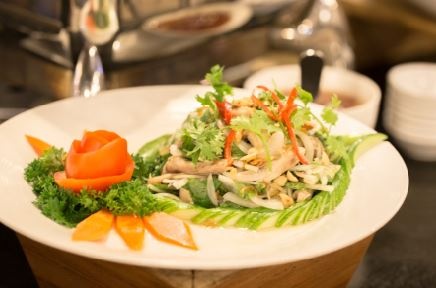 Nem phong vi am thuc mien Trung tai Hoang Yen Buffet hinh anh