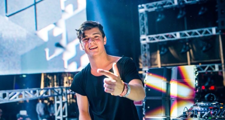Martin Garrix den TP.HCM trong su kien trai nghiem F1 hinh anh