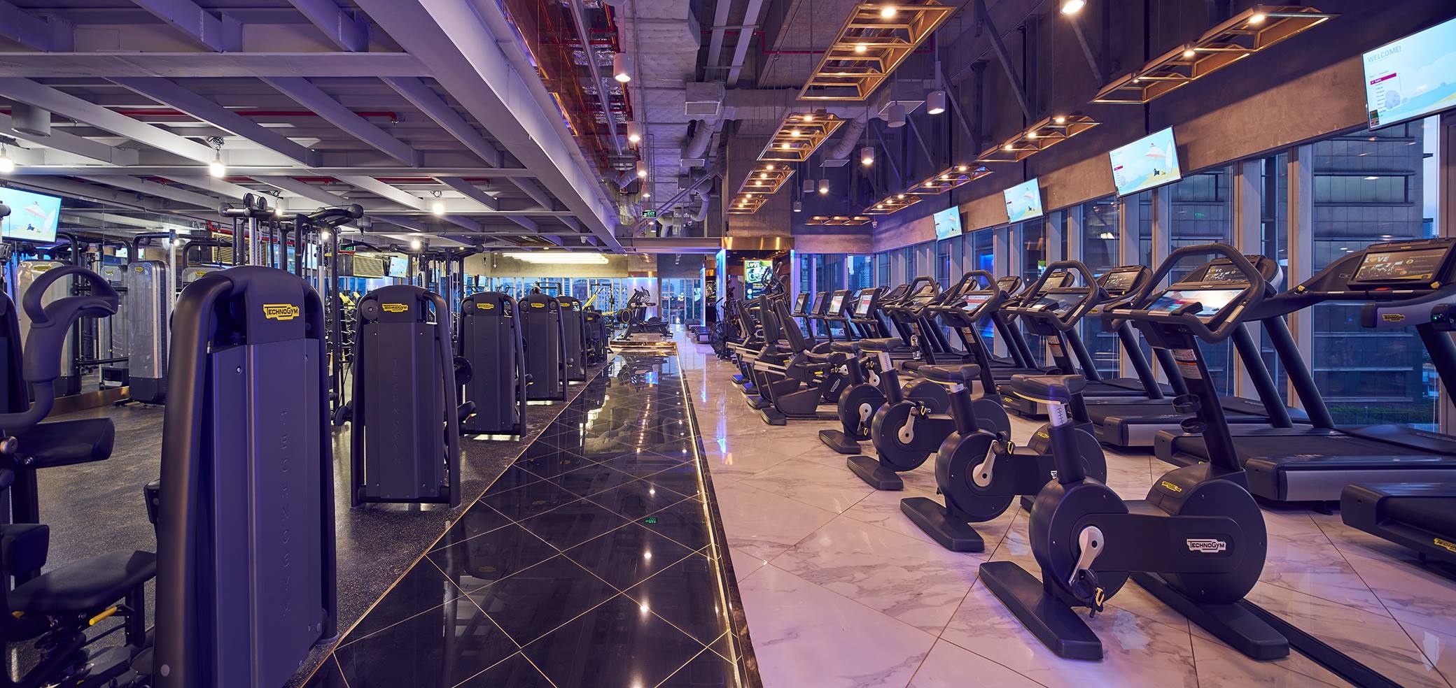 California Centuryon anh 3