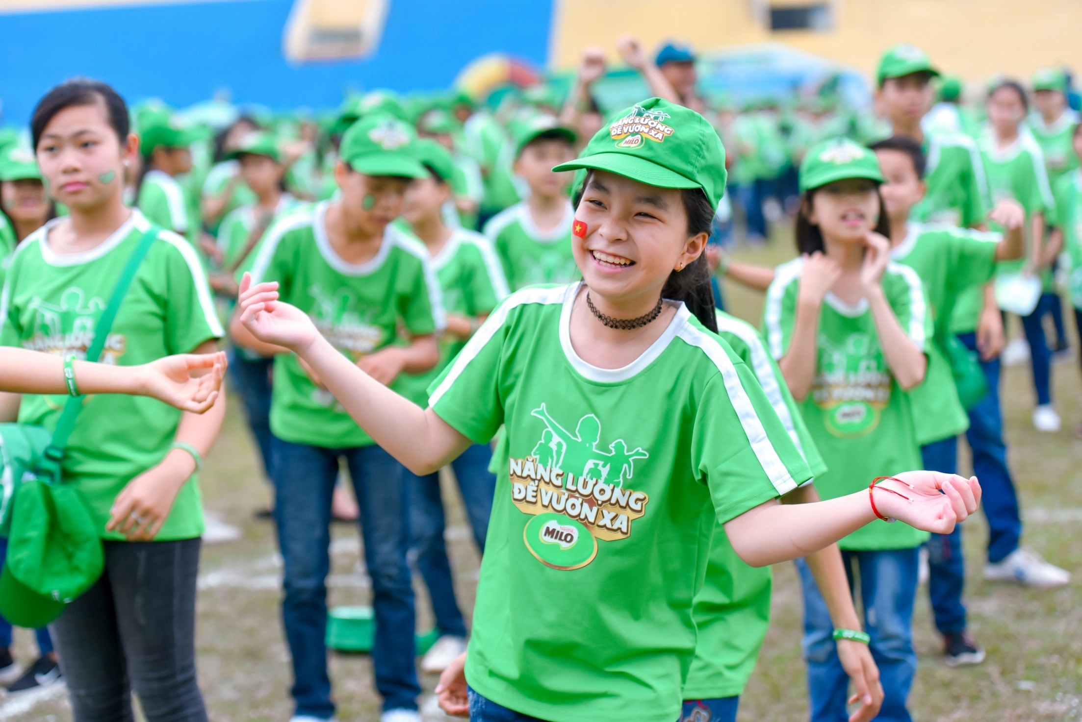 Hon 20.000 nguoi tham gia ngay hoi di bo tai Son Tay hinh anh