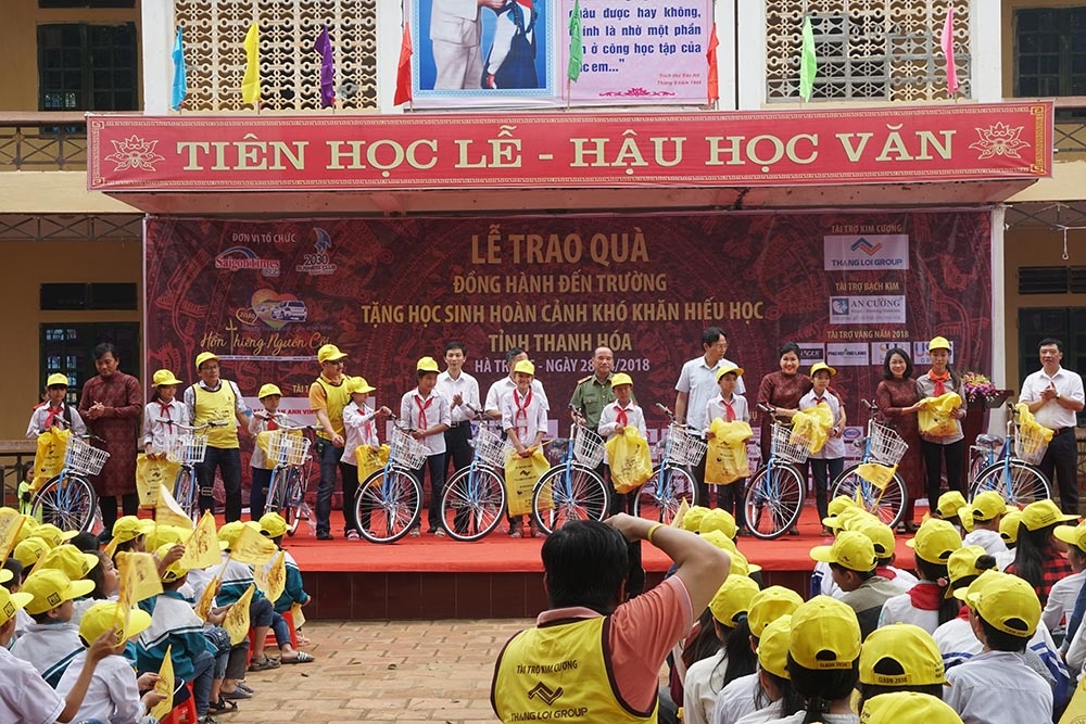 CLB doanh nhan Hai Muoi Ba Muoi anh 2