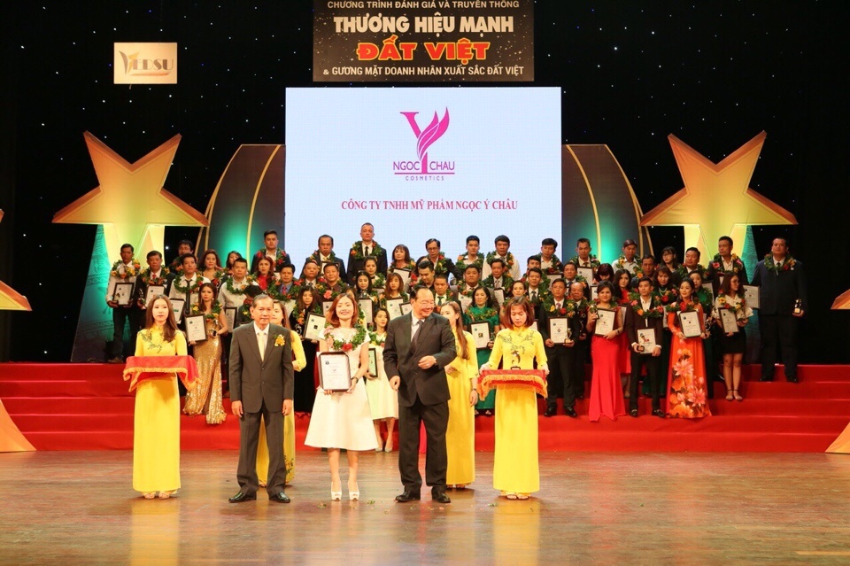 My pham Ngoc Y Chau dat top 10 Thuong hieu manh dat Viet hinh anh