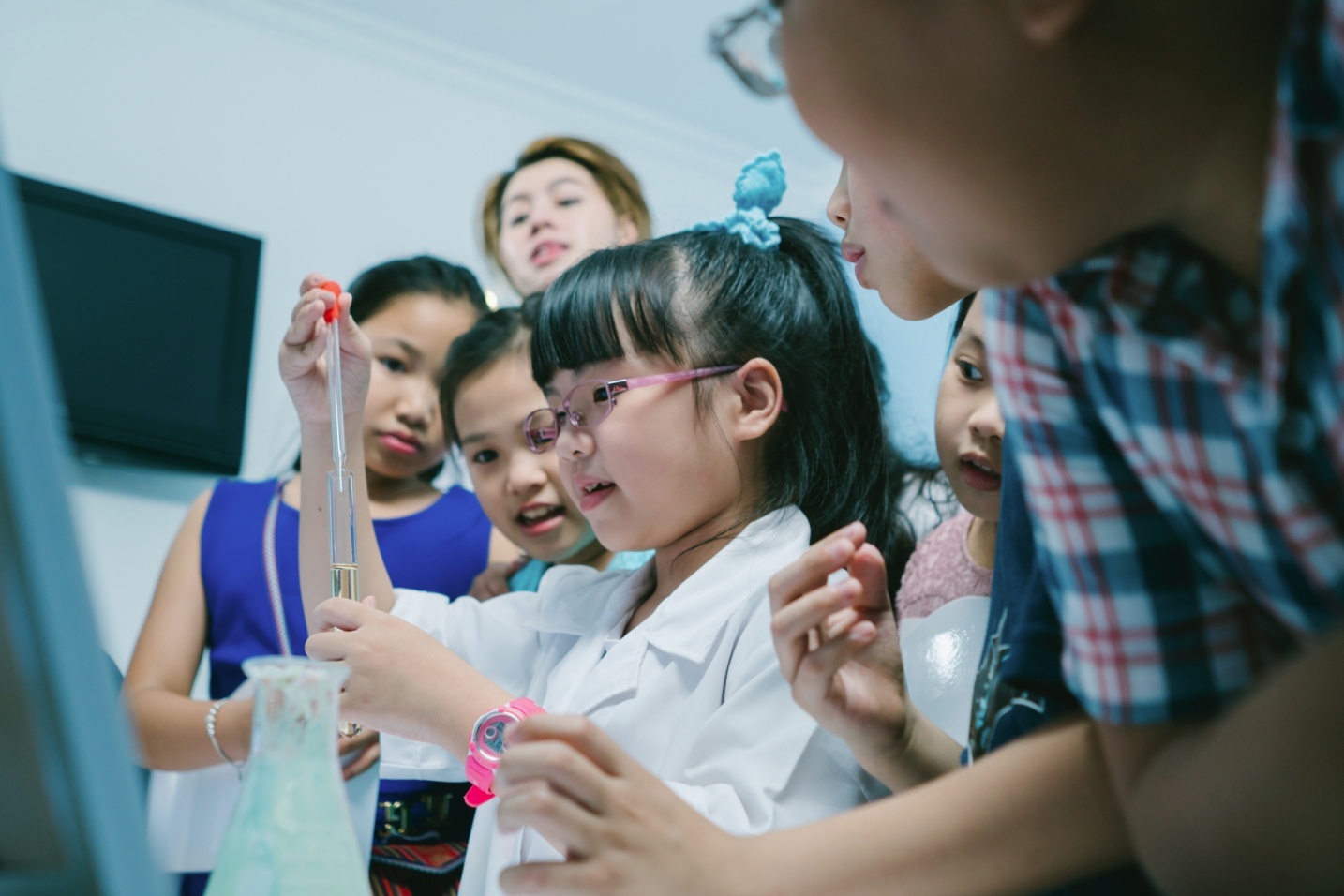 Cach khuyen khich tre uoc mo va sang tao hinh anh