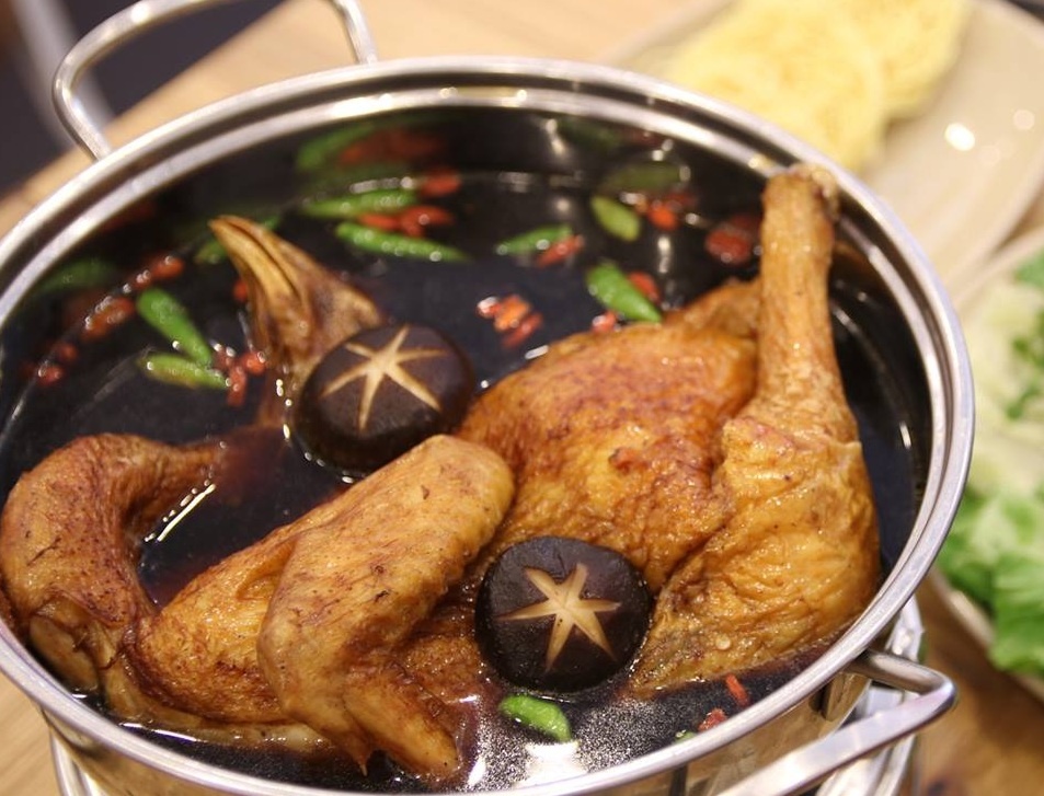 Ga tiem ot hiem - mon ngon doc dao va bo duong hinh anh