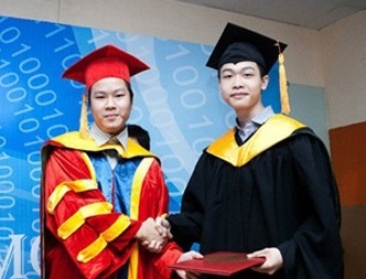 Tu me game thanh tien si CNTT o tuoi 26 hinh anh