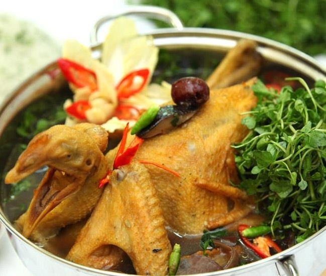 nha hang Chicken 4 anh 1
