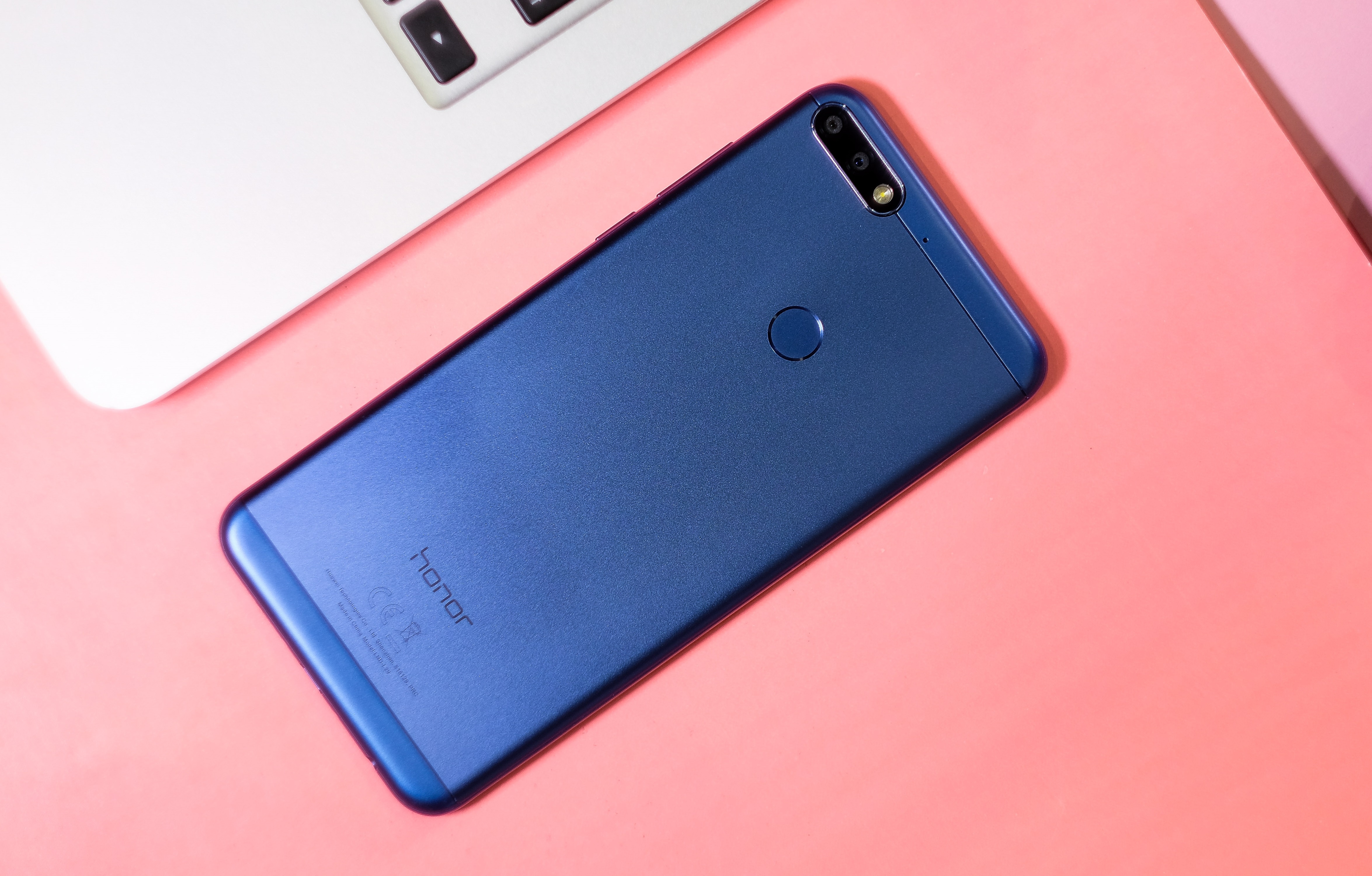 Doanh so ban hang cua Honor 7C tang 325% sau ngay flash sale hinh anh