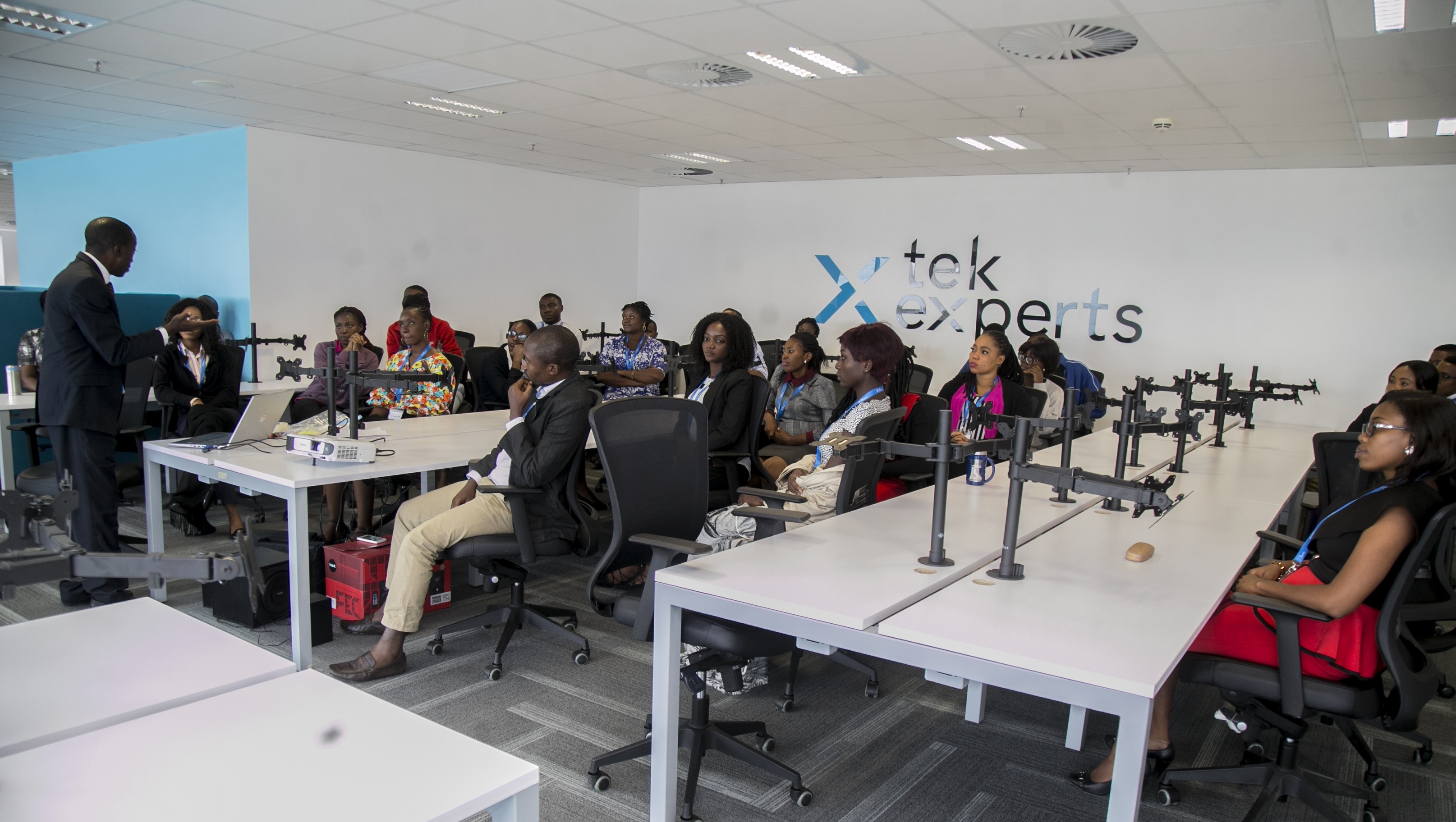 Tek Experts Viet Nam anh 4