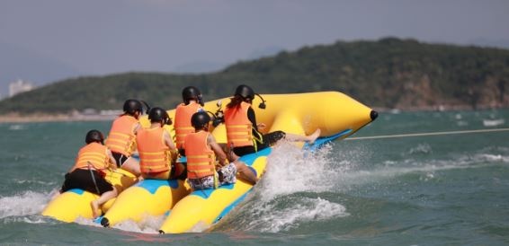 'Red Bull - Hanh trinh dich thuc': Kim Nha chuoc loi voi Lam Vinh Hai hinh anh