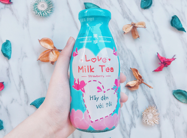 Tra sua chai thuy tinh - dao cu 'song ao' moi cua gioi tre hinh anh