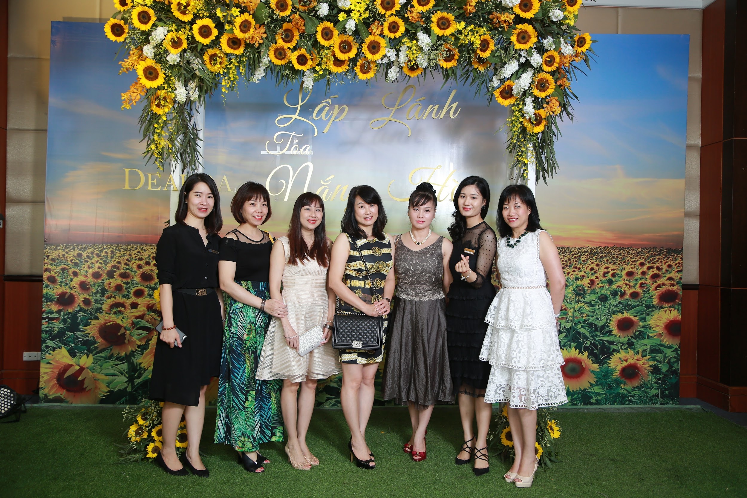 DeAura ảnh 1 DeAura anh 1