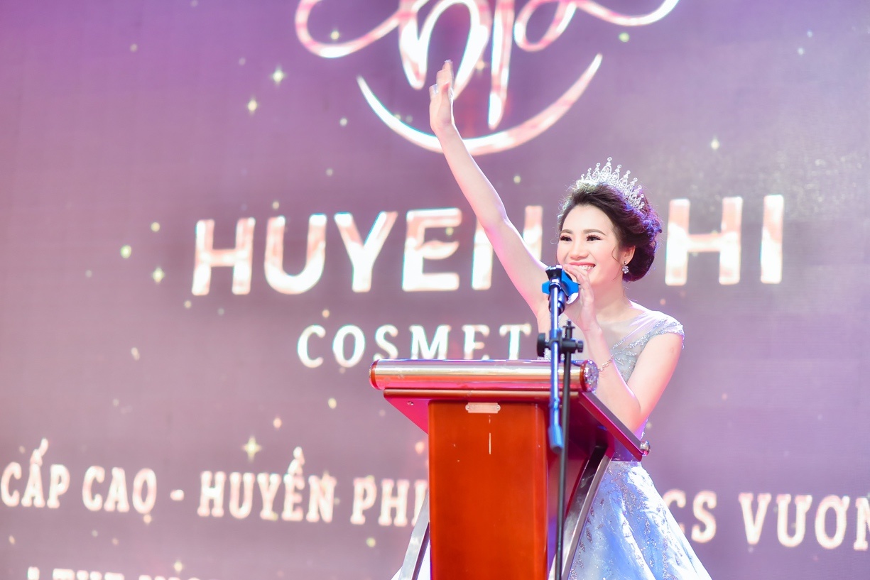 my pham Huyen Phi anh 2