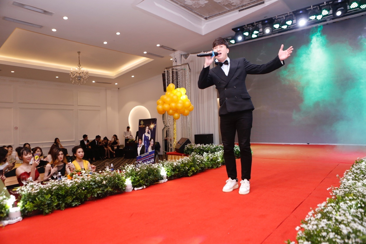 my pham Huyen Phi anh 6