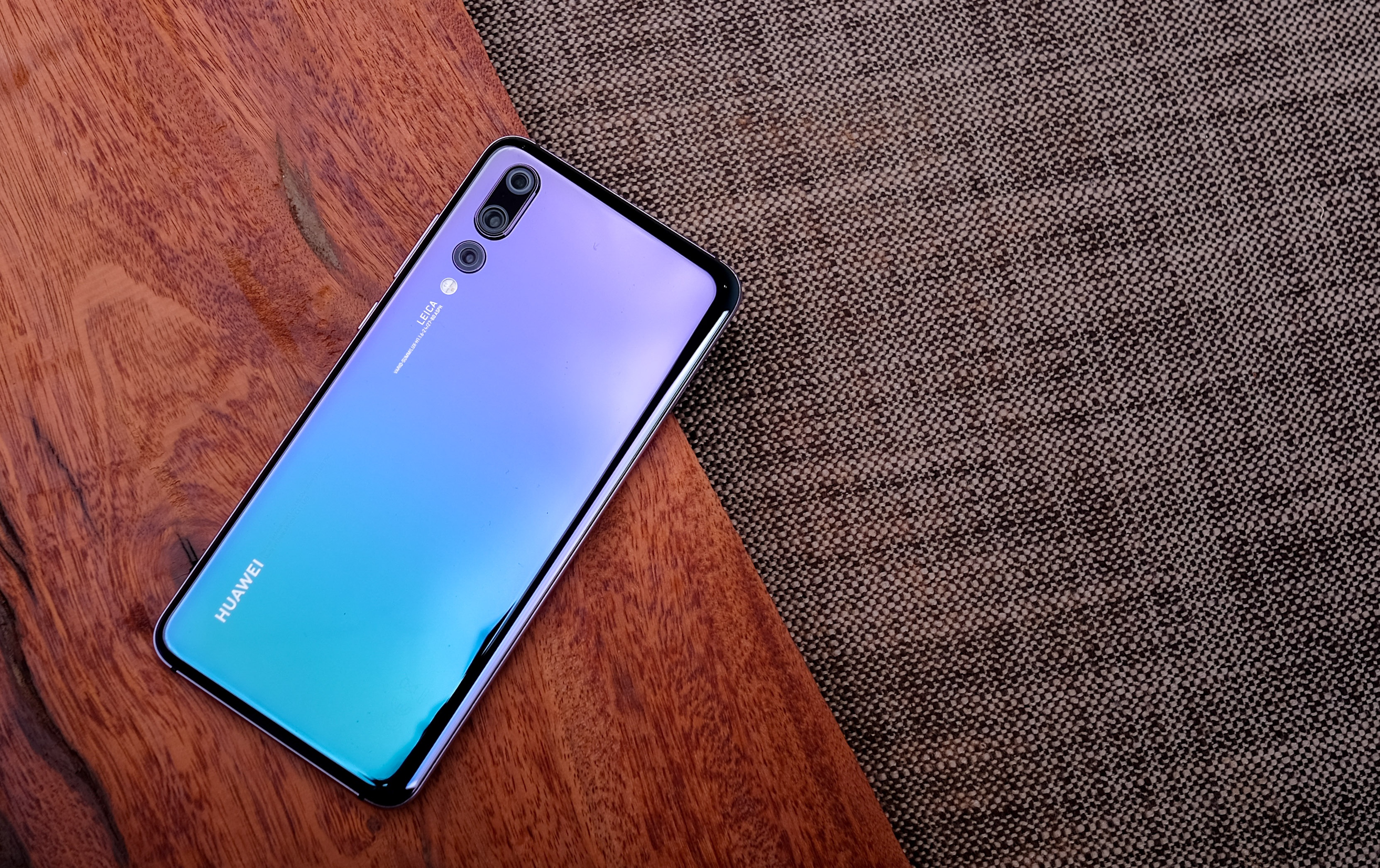 Huawei P20 Pro anh 2