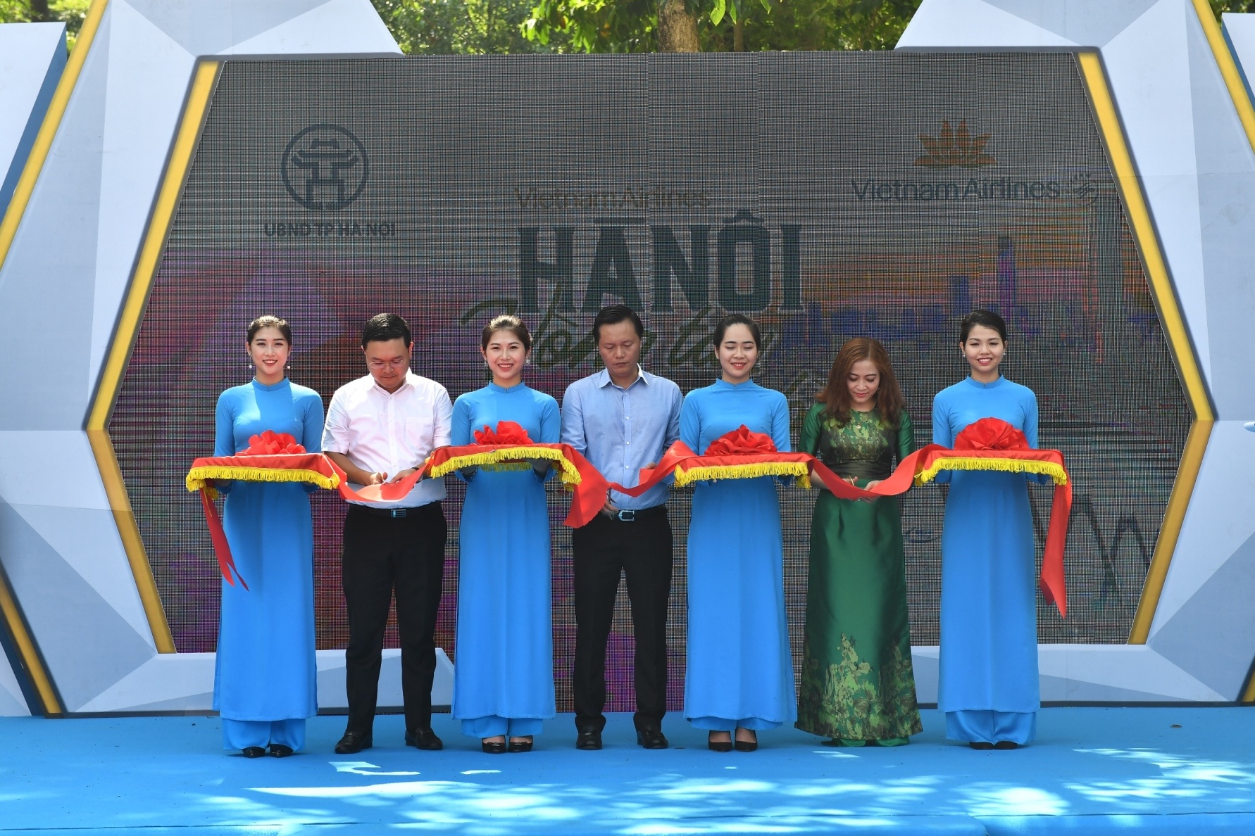 Vietnam Airlines anh 1