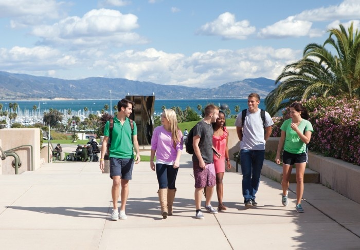 Hien thuc hoa giac mo My cho hoc sinh, sinh vien Viet hinh anh