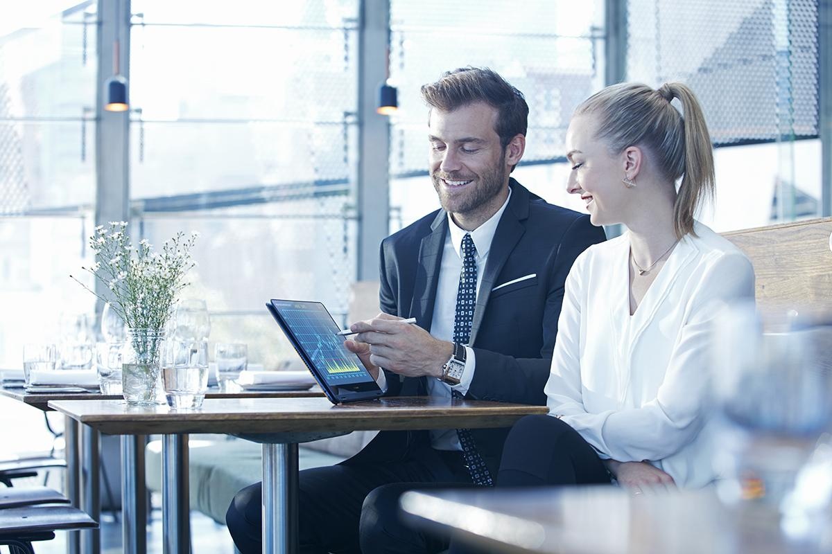 4 mau laptop Asus phu hop voi tung nganh nghe hinh anh