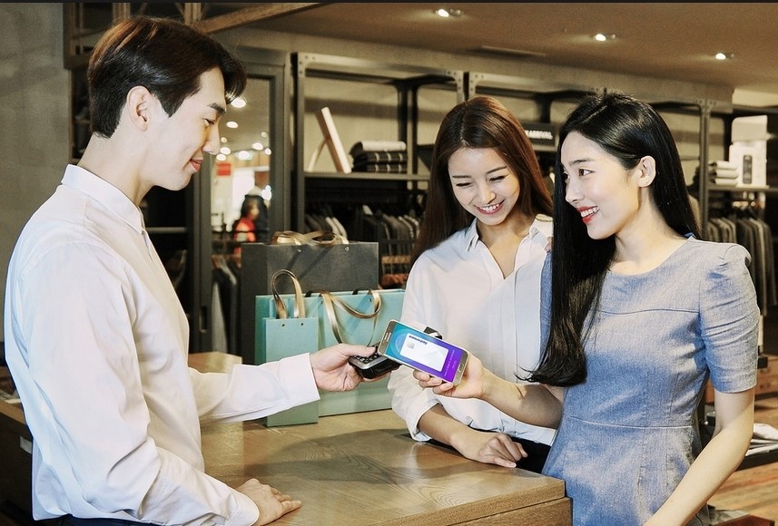 Nguoi dung Viet ngay cang thich nghi voi xu huong khong tien mat hinh anh