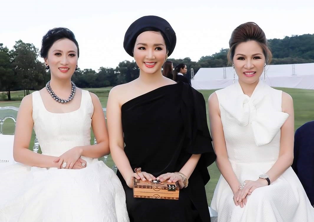 Dan my nhan Viet khoe sac trong show dien xuan - he cua Do Manh Cuong hinh anh