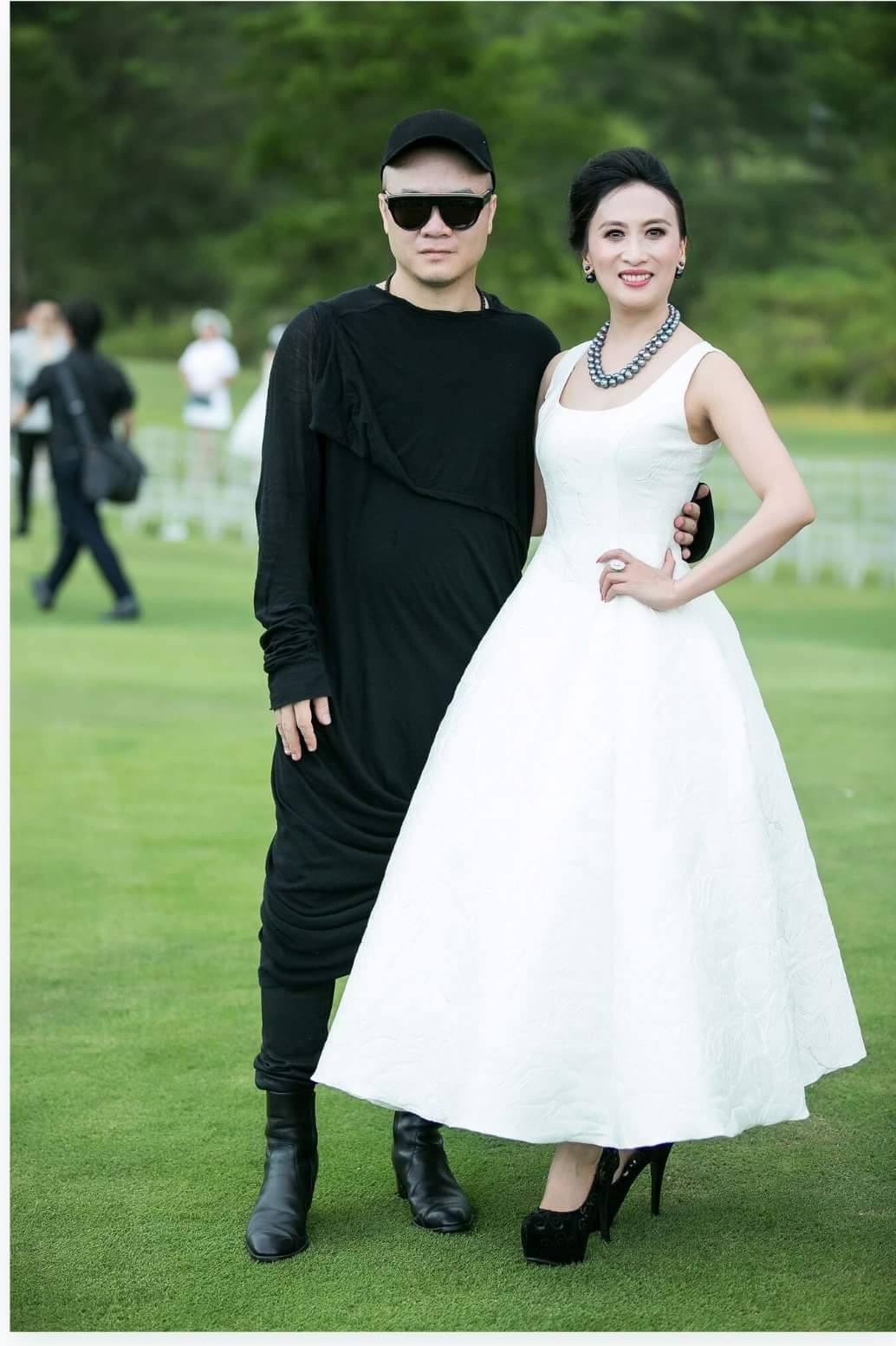 Hoa hau Diem Chau anh 1