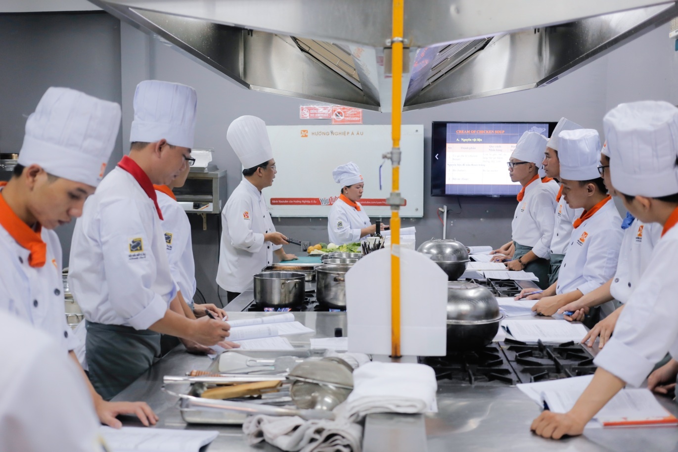 Hướng Nghiệp Á Âu ảnh 3 Huong Nghiep A Au anh 3