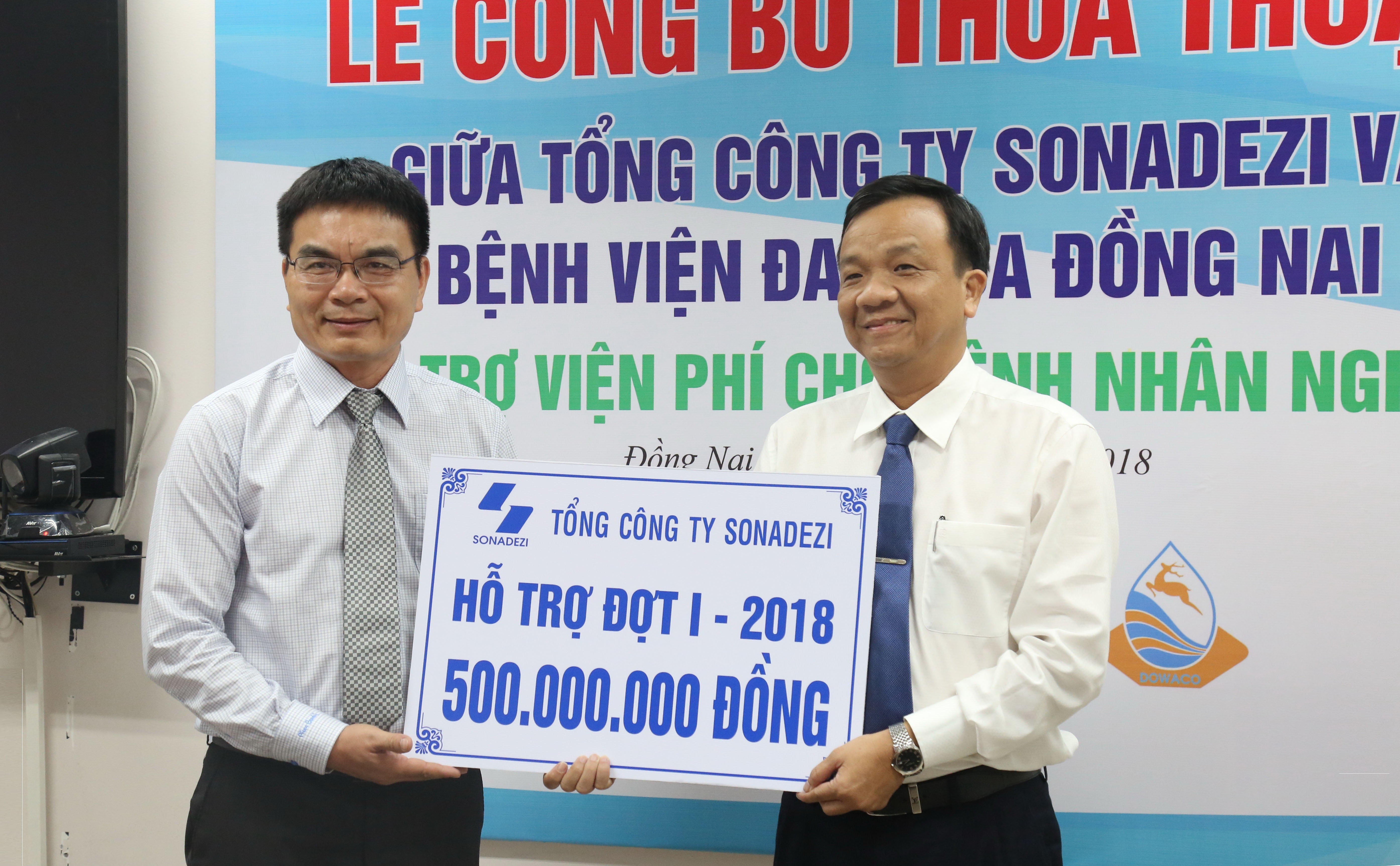 Sonadezi ho tro kinh phi cho nguoi ngheo chua benh hinh anh