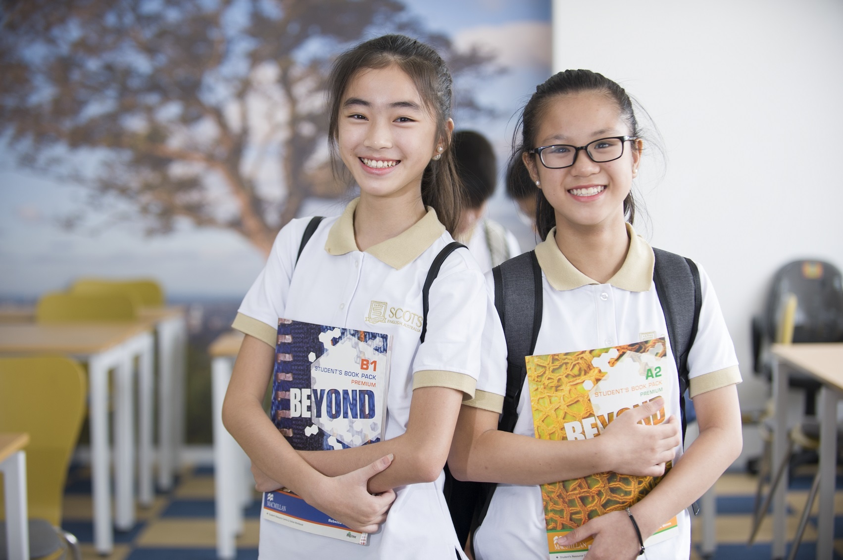 Be tro tai tieng Anh tai cuoc thi ‘Nha hung bien tuong lai’ hinh anh