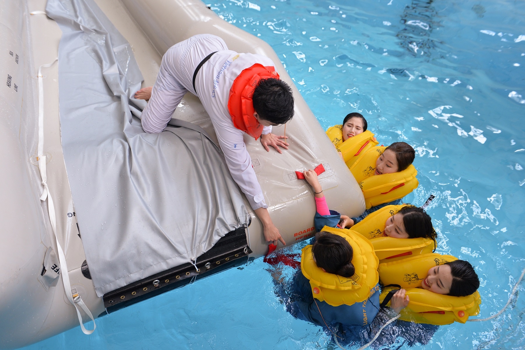 Vietnam Airlines anh 5