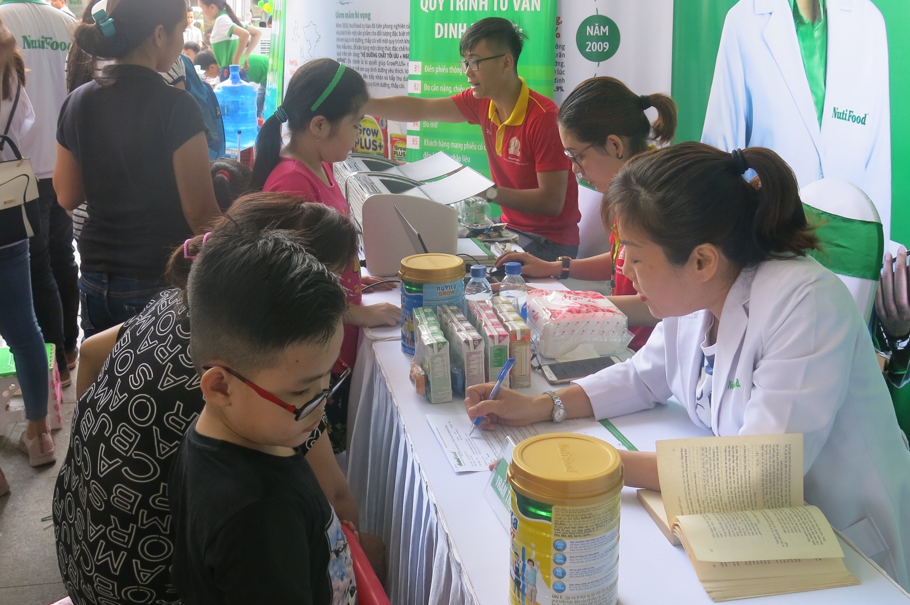 NutiFood no luc vi mot Viet Nam khong con tre suy dinh duong hinh anh