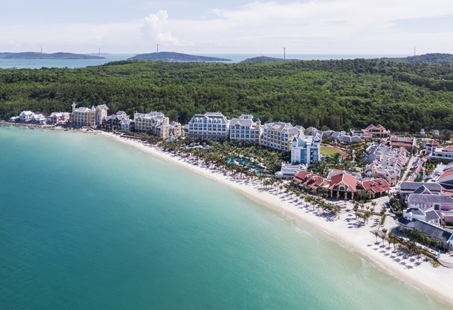 Nghi duong tai JW Marriott Phu Quoc Emerald Bay voi 6,2 trieu/dem hinh anh