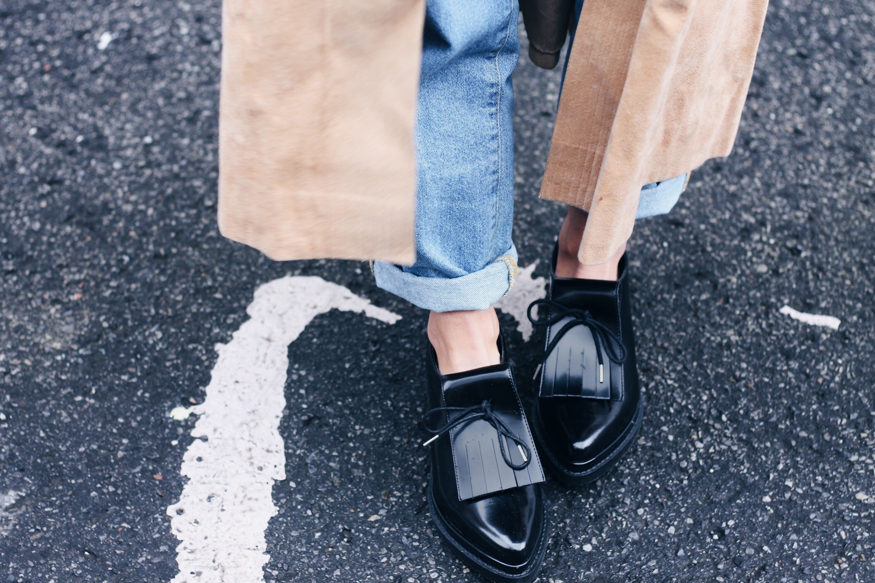 Charles & Keith anh 1