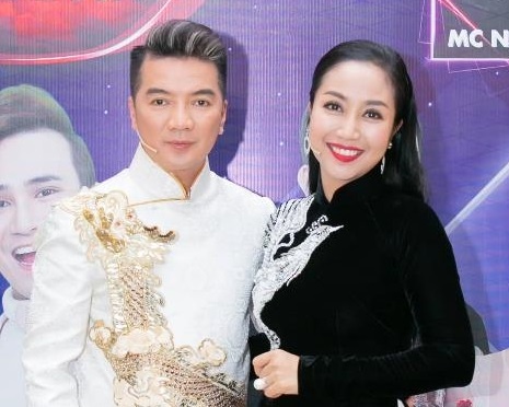 Dam Vinh Hung ngoi ghe nong ‘Tuyet dinh song ca nhi’ hinh anh