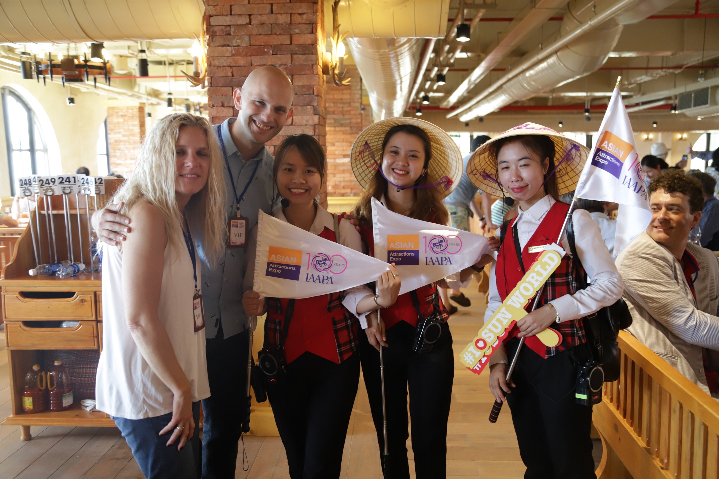 Hiep hoi cac cong vien giai tri va du lich quoc te tham quan Sun World hinh anh