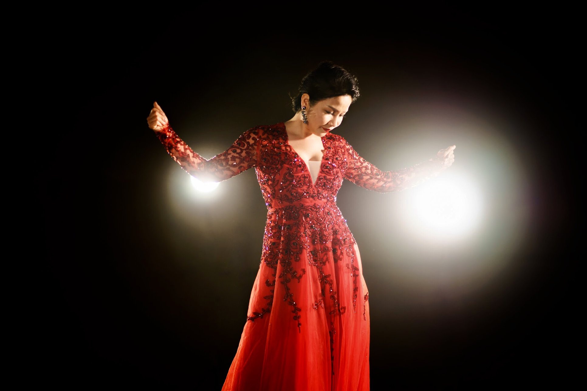 Hoang Hai, My Linh mo ta san khau broadway voi ‘Cham toi thien duong' hinh anh