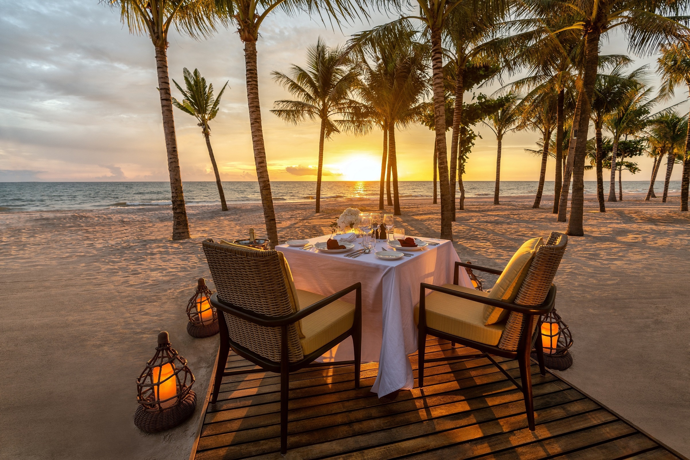 Ngam hoang hon tho mong tren bai bien Phu Quoc hinh anh