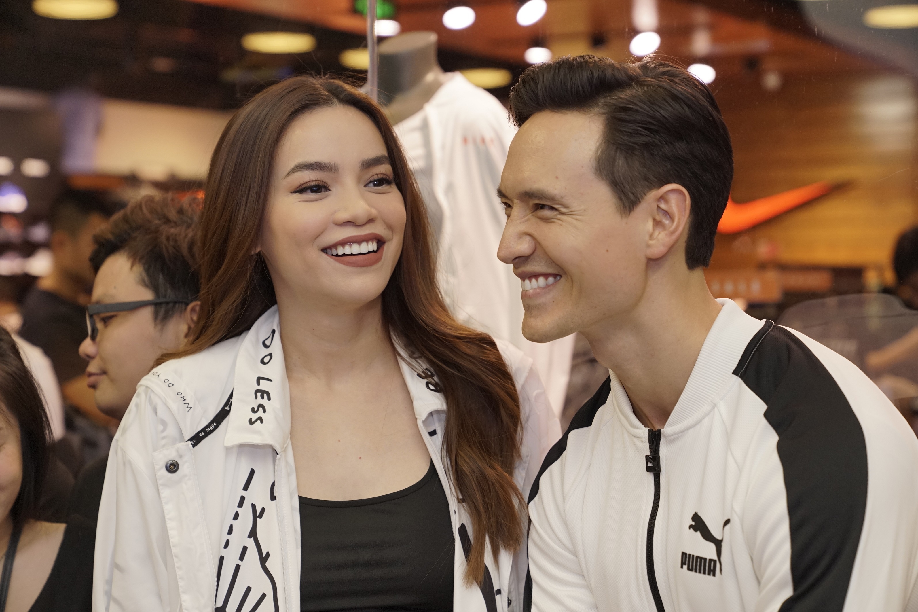 Ho Ngoc Ha va Kim Ly dien do ton sur ton, tinh tu tai su kien hinh anh