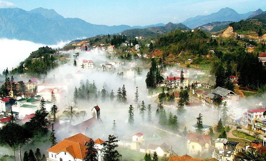 Ha Noi nang gat, dan thu do do ve xu lanh Sa Pa hinh anh