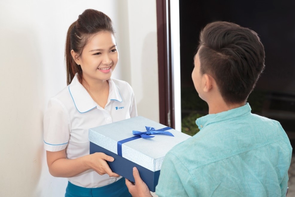 VinaPhone don sinh nhat bang chuoi chuong trinh tri an khach hang hinh anh