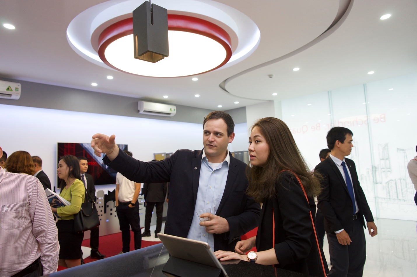 Schindler ảnh 3 Schindler anh 3