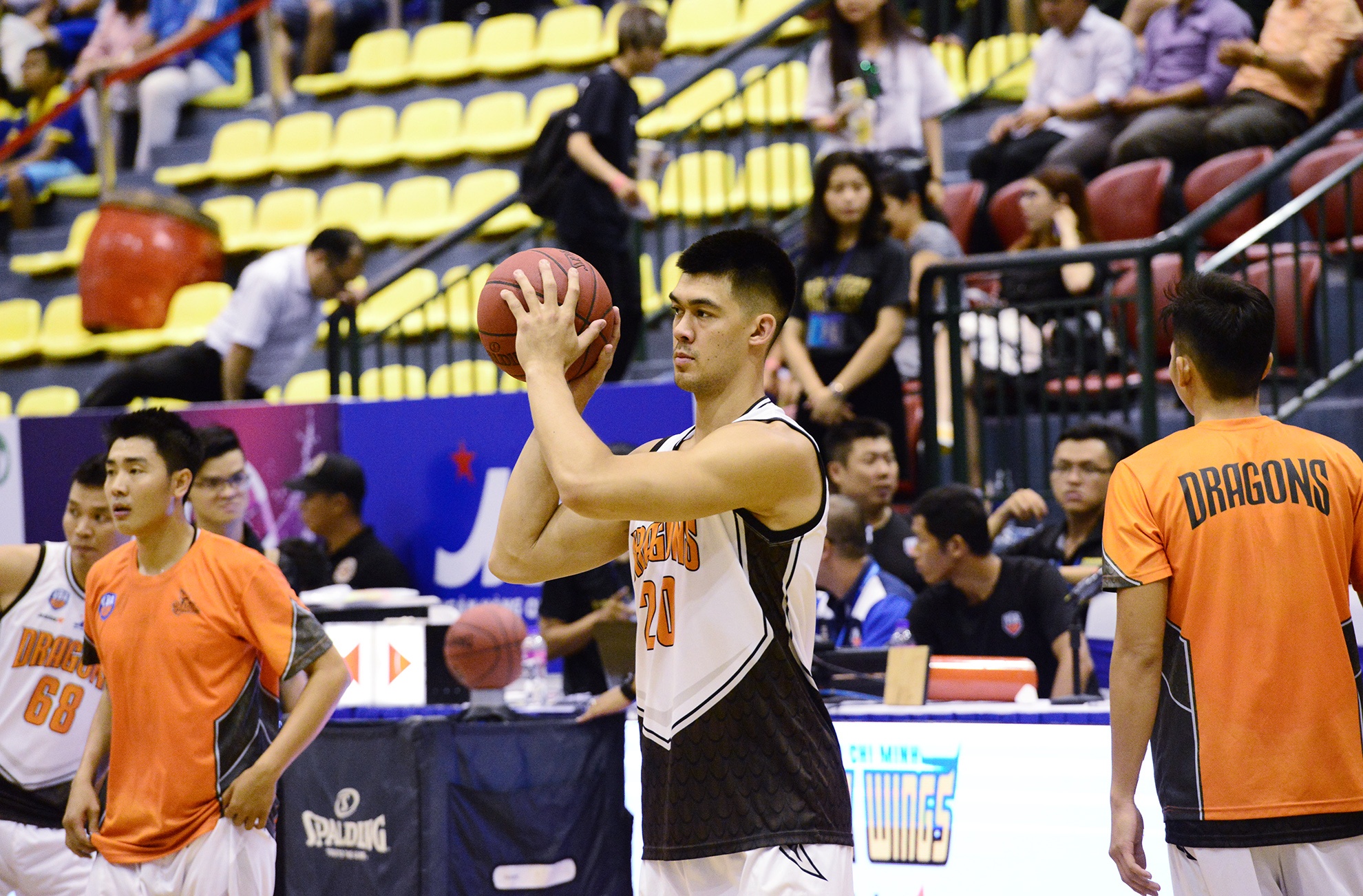 Thi dau an tuong, Da Nang Dragons thang tran dau tien giai VBA 2018 hinh anh