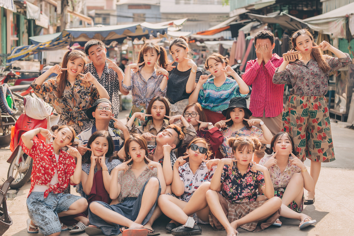Bo anh ky yeu ruc ro thanh xuan cua sinh vien Hutech hinh anh