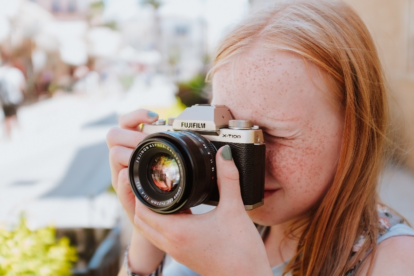 Nhung tinh nang noi bat cua may anh khong guong lat Fujifilm X-T100 hinh anh